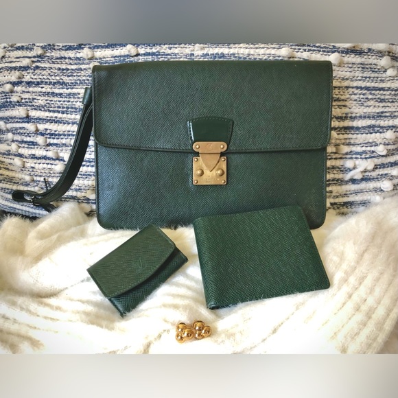 Louis Vuitton Taiga Leather Bifold Wallet Forest Green - Picture 14 of 14